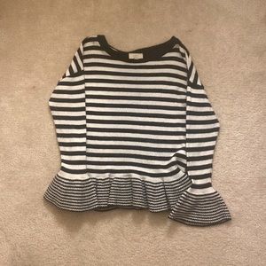Flared sleeves sweater
